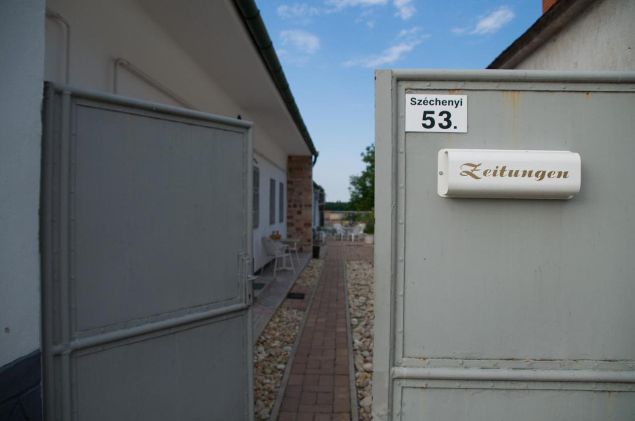 Apartamento Notas Tuecsoek Vendeghaz Agyagosszergény Exterior foto