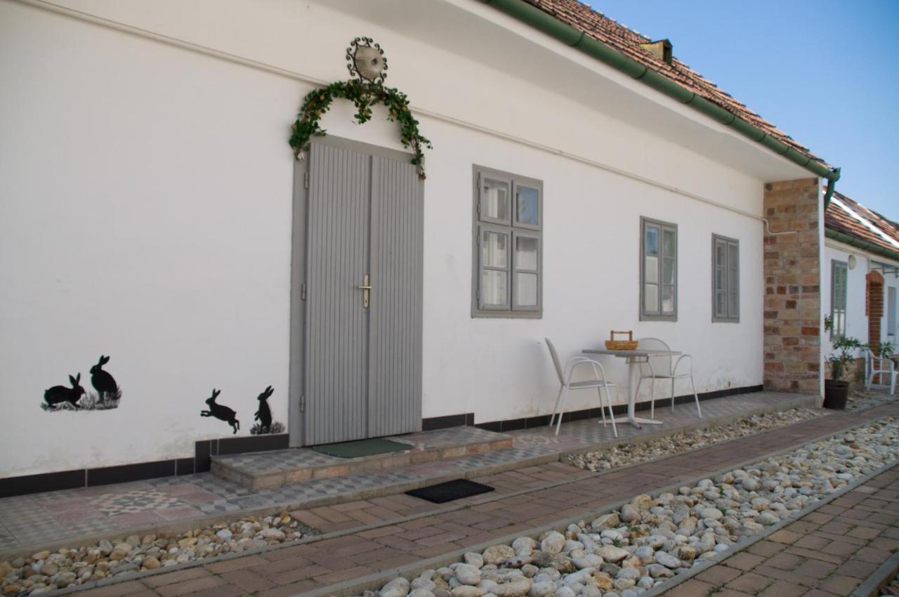 Apartamento Notas Tuecsoek Vendeghaz Agyagosszergény Exterior foto